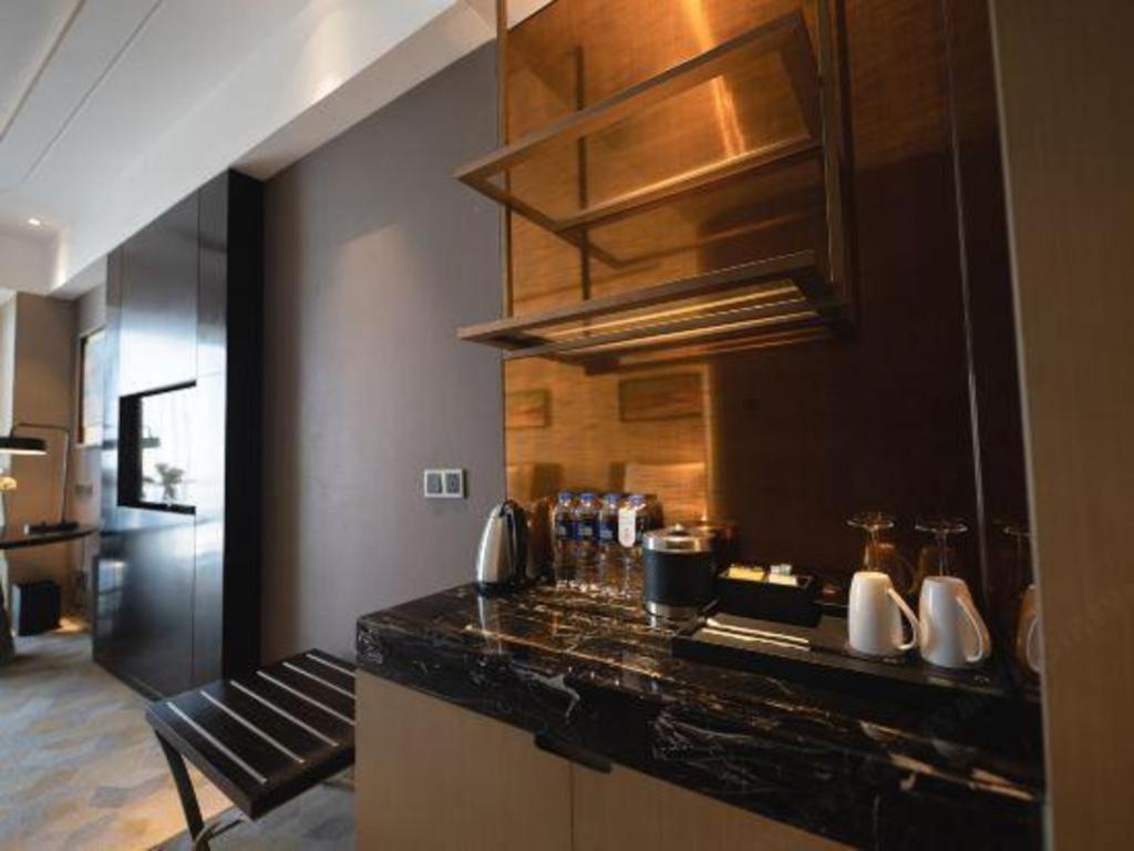 The Qube Hotel Jingzhou Экстерьер фото