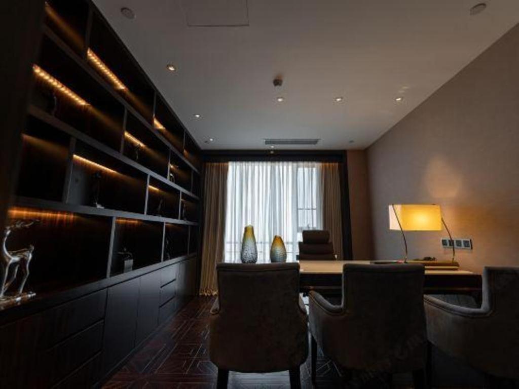 The Qube Hotel Jingzhou Экстерьер фото