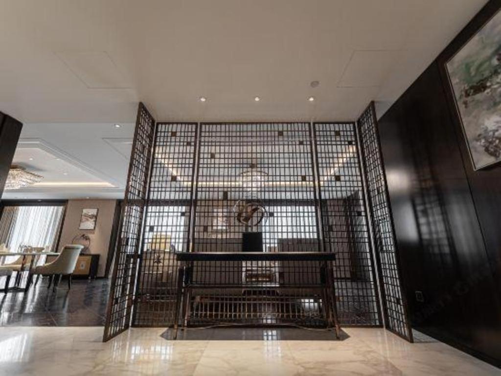 The Qube Hotel Jingzhou Экстерьер фото