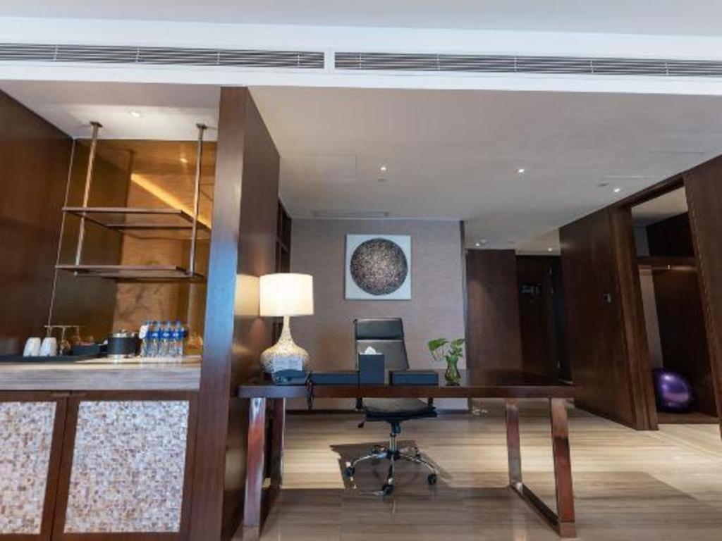 The Qube Hotel Jingzhou Экстерьер фото