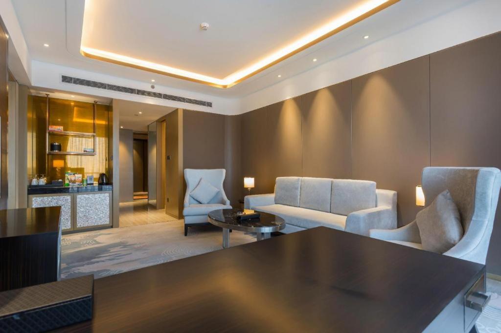 The Qube Hotel Jingzhou Экстерьер фото