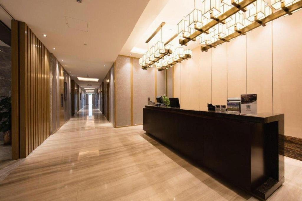 The Qube Hotel Jingzhou Экстерьер фото