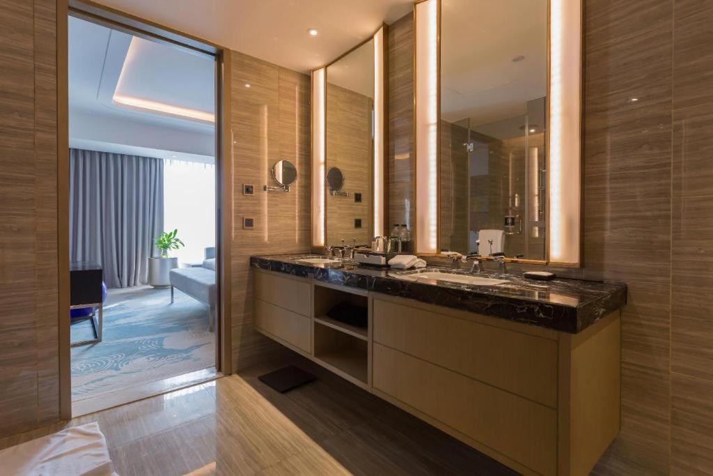 The Qube Hotel Jingzhou Экстерьер фото